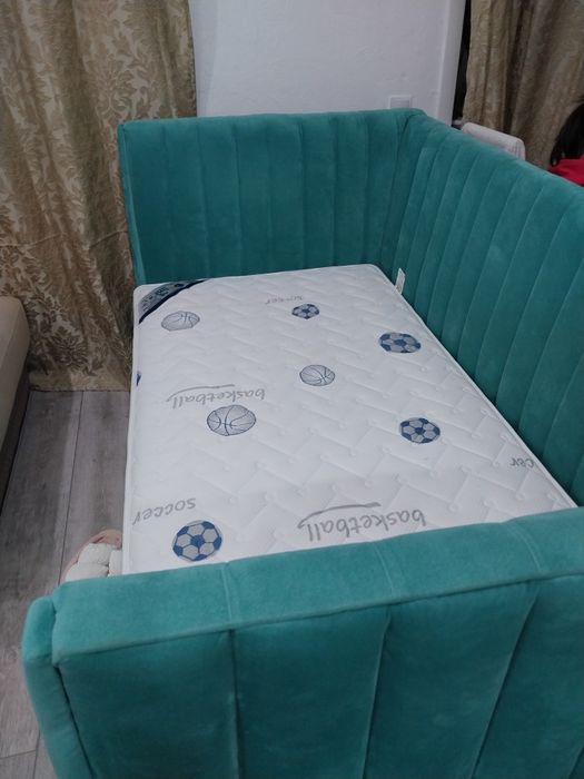 Подростковую  две  кровати.