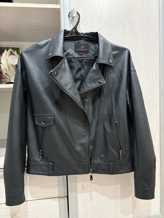 Женская кожанка,НОВАЯ