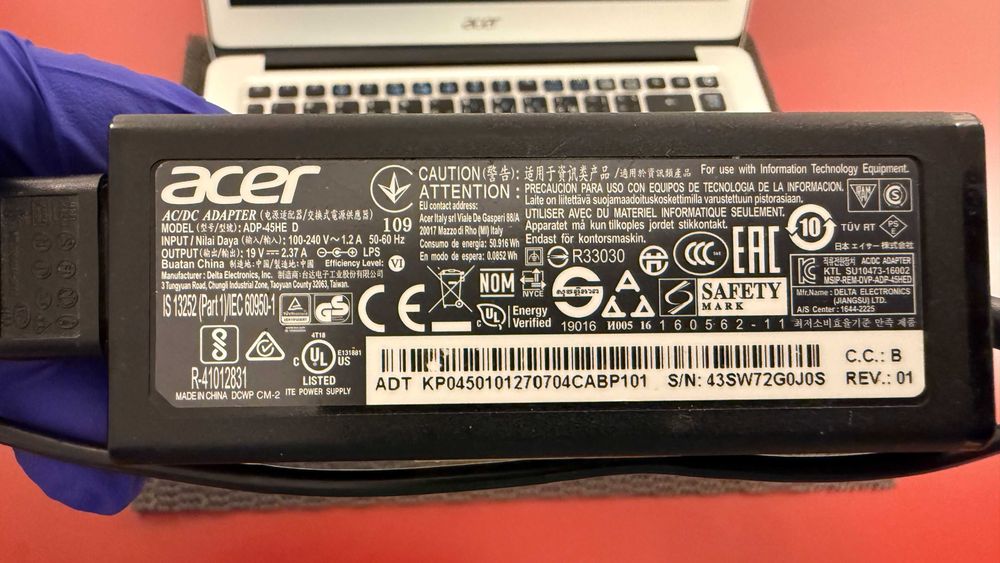 Лаптоп Acer Swift 3 SF314-51 (14"/i3-7100U/256GB SSD/8GB RAM)