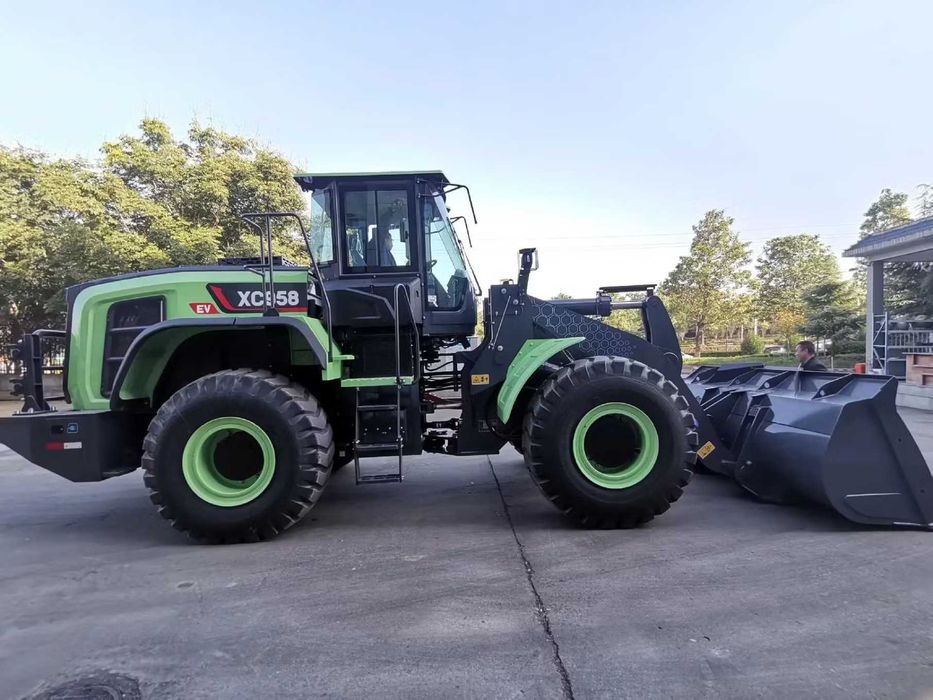 Электро фронтальный погрузчик XCMG 6 тонн XC968-EV.