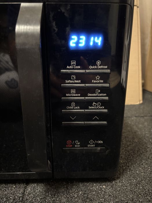 Cuptor microunde Samsung 23L 800w