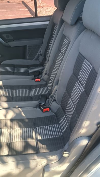 Vând VW Touran,an 2003, 1.9,  7 locuri , 400 000 km.Acte valabile ,doar cu fiscal Preț 2000€