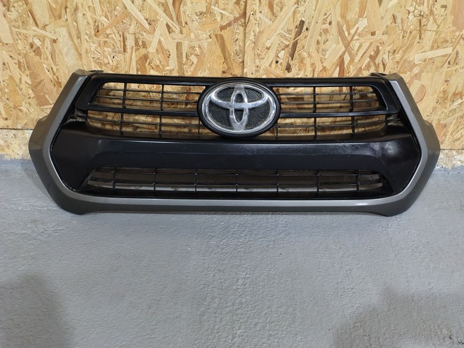 Grila Radiator Toyota Hilux an 2020-2024