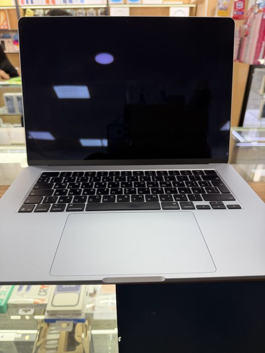 15-inch Macbook Air M4 24GB memory 512 GB storage