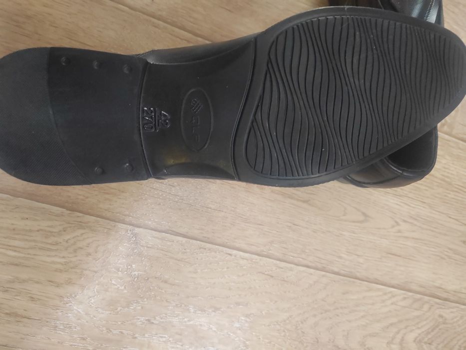 Продам туфли новый 42 размер