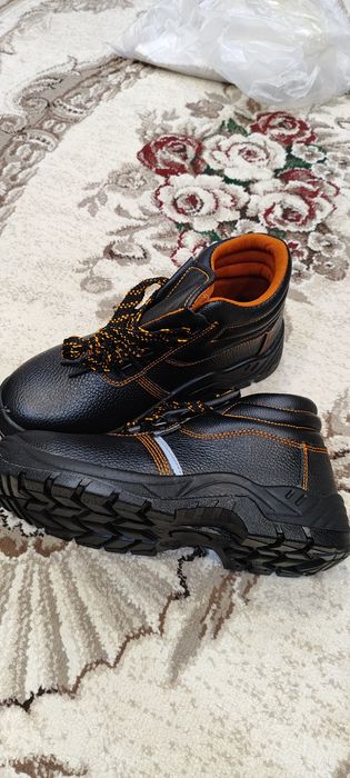 Продам рабочую обувь