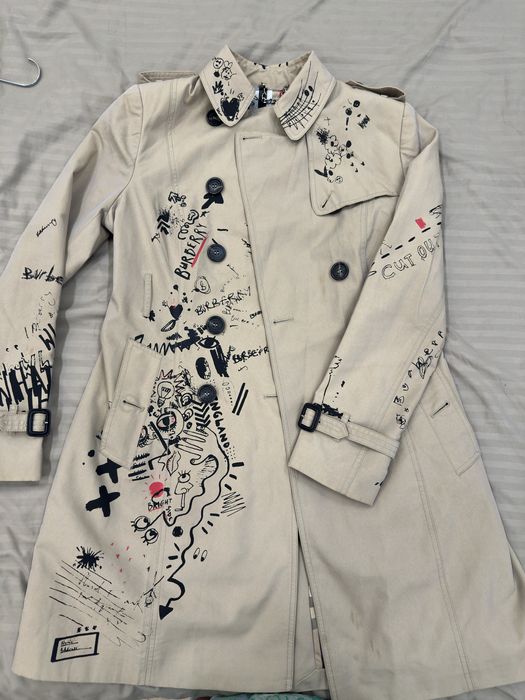 Плащ Burberry в отличном состоянии
