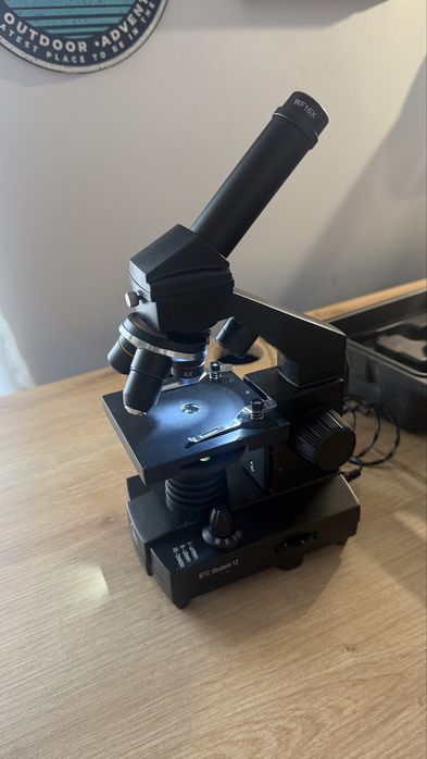 Microscop electric