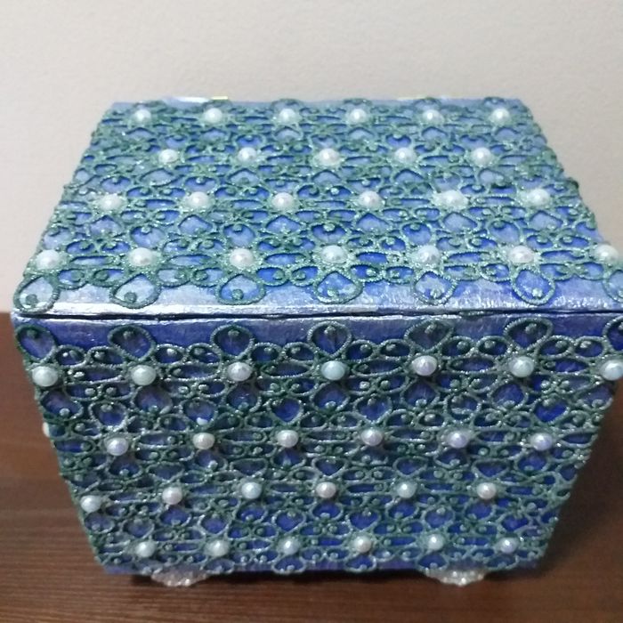 Сундучок-шкатулка