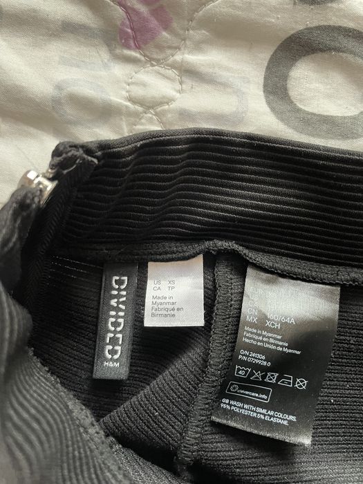 Черная короткая юбка