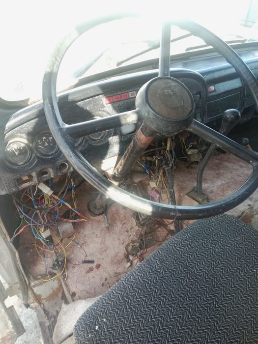 Продам УАЗ 2000 года