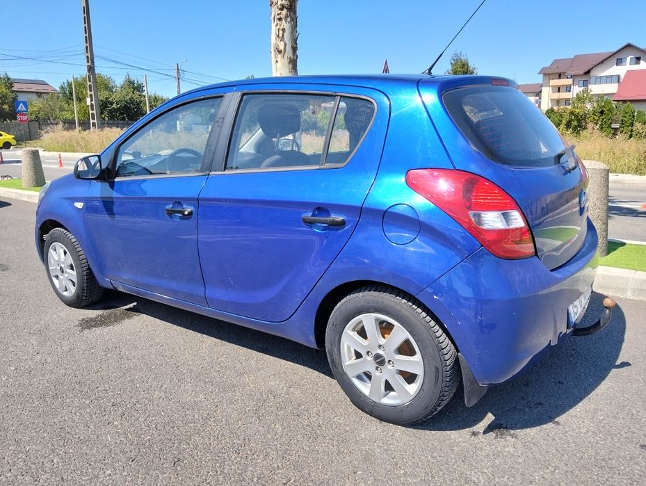 Vând Hyundai i20