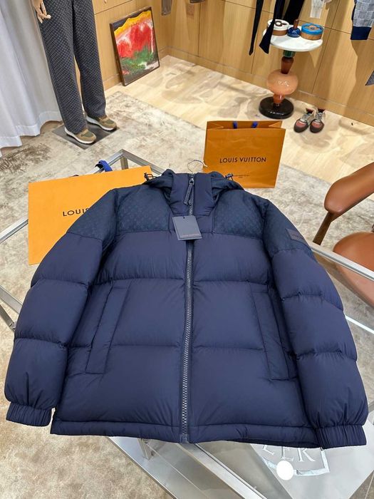 Geaca Louis Vuitton cu umplutura de puf Premium
