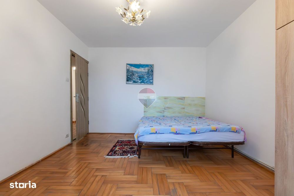 Apartament spațios cu 3 camere, etaj 1 – Strada Ștefan cel Mare