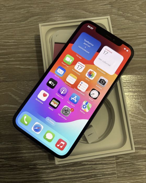 Продам Айфон 12 64gb