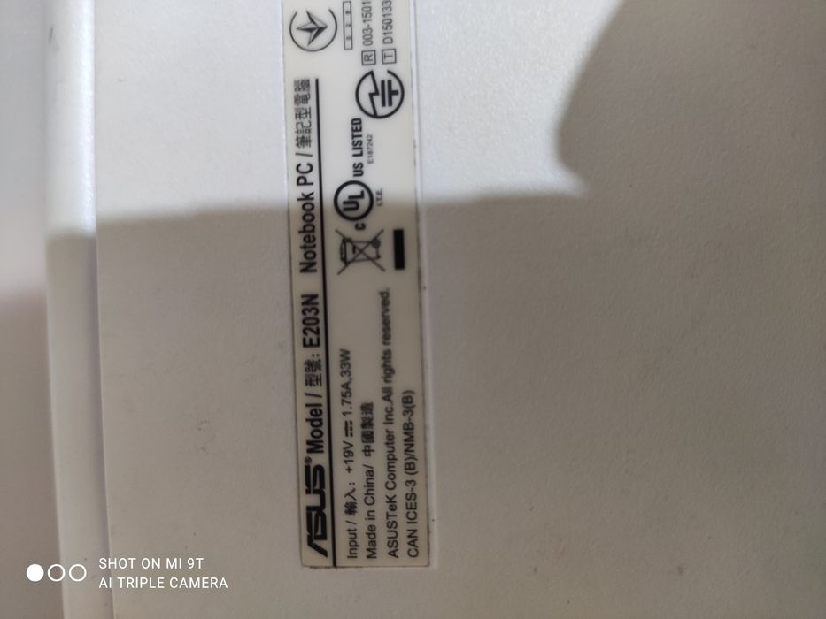 Продам нетбук asus на запчасти