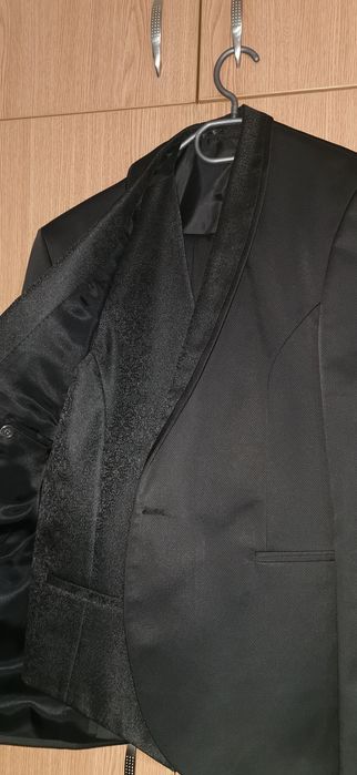 Vând costum 54 un M