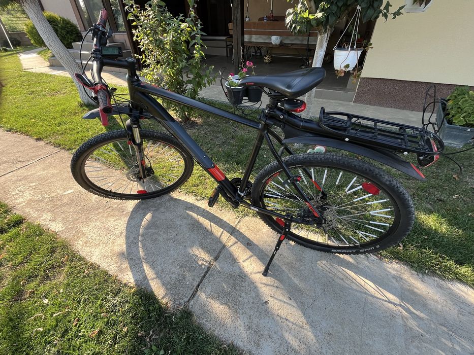 Bicicleta Cube Race, cadru aluminiu, echipata full
