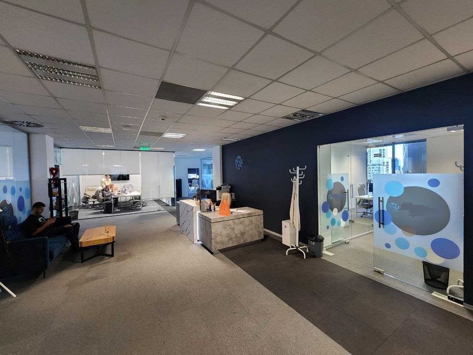 Дава се под наем Офис в София, Малинова долина - 565 кв.м за 5650 € - Снимка #2