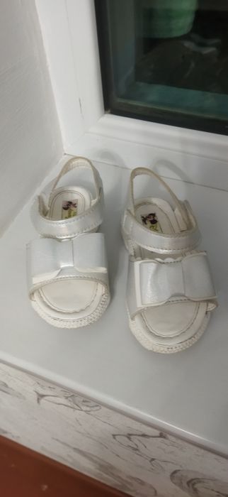 Басаножки  и кроссовки для девочки
