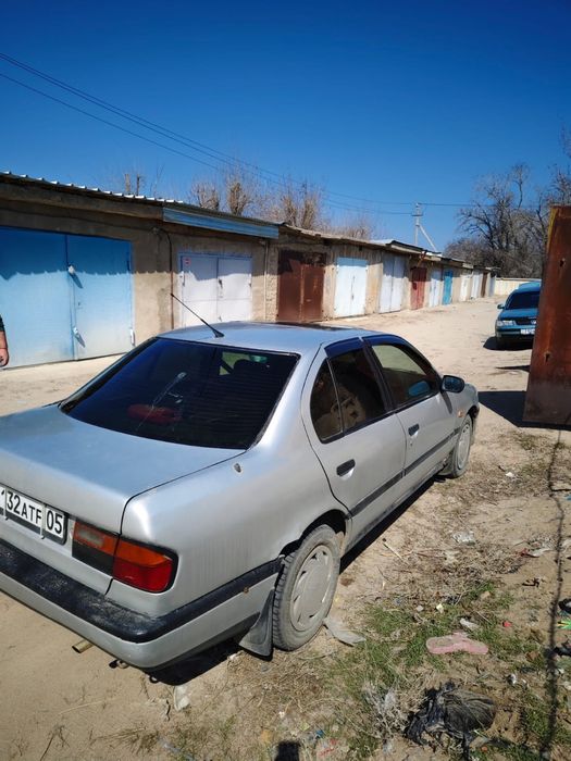Nissan Primera 1991 года