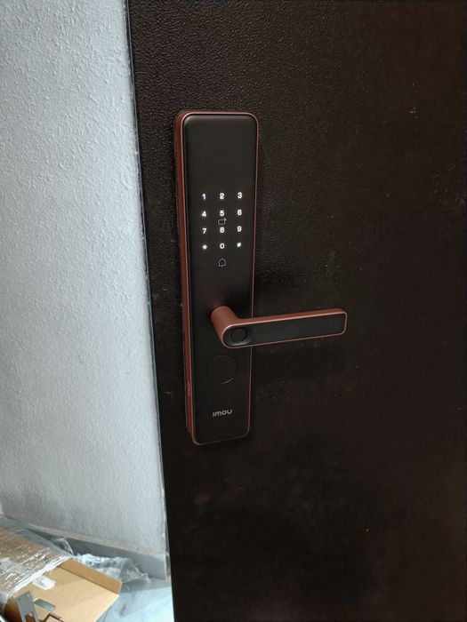 Установка электронных замков.