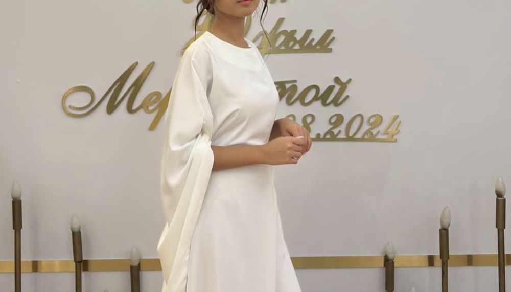 Элегантное белое платье