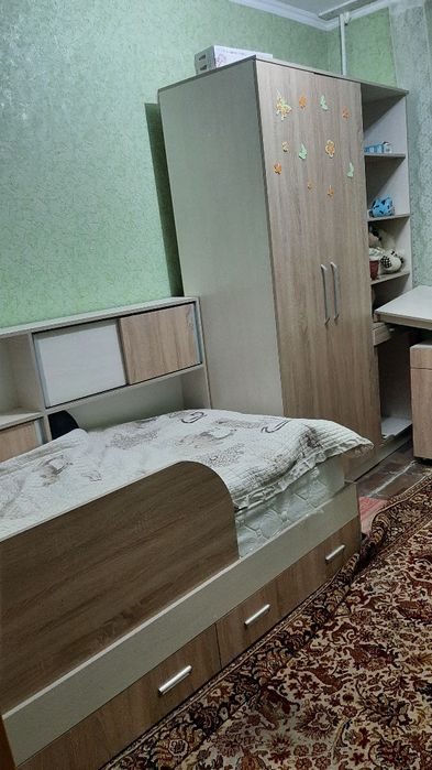 Продаётся 4х комнатная квартира в Чирчике 8 микрорайон 39 дом