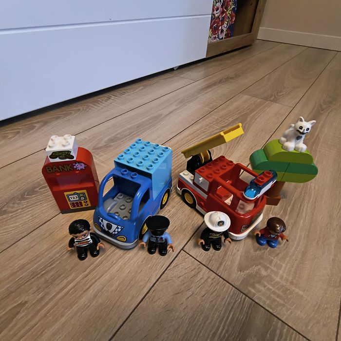 Vând două seturi Lego duplo