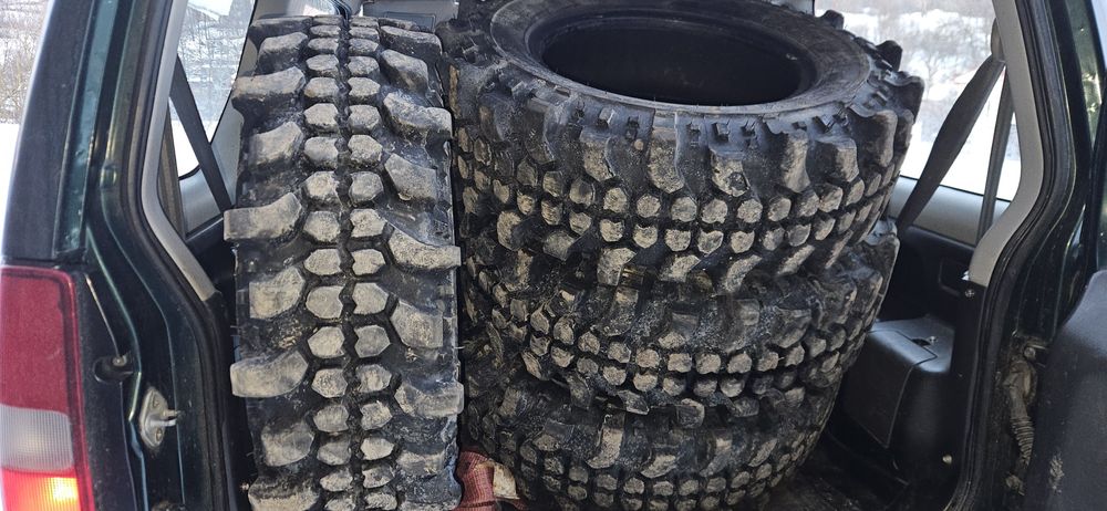 Vând cauciucuri simex 205 70 15