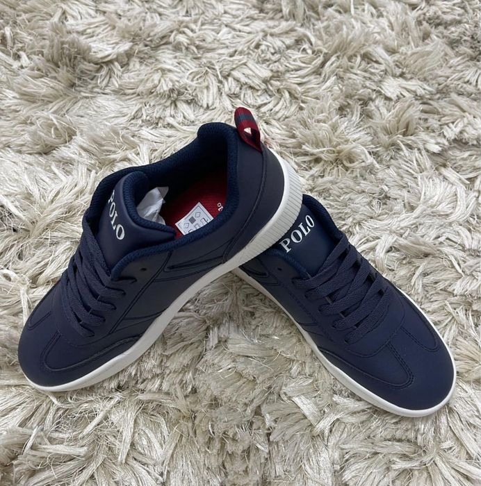 Adidași Polo produs Original și Nou la preț Redus