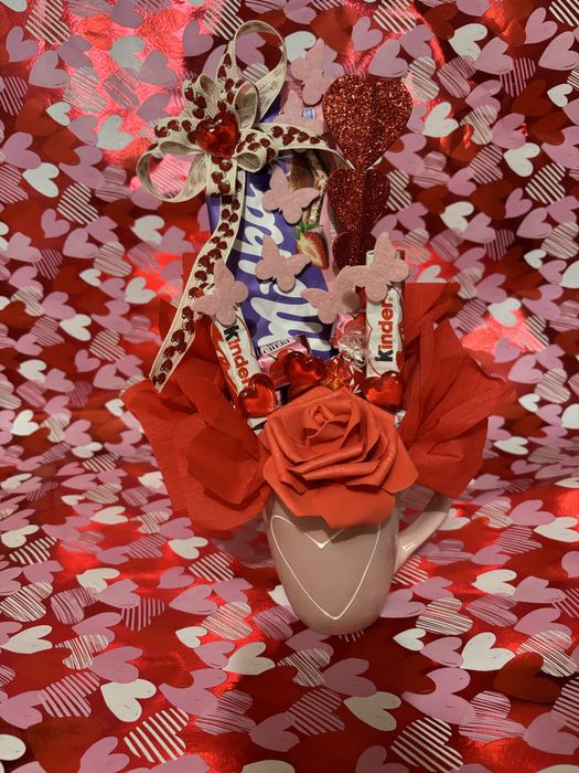 Un cadou dulce pentru o persoana dulce si scumpa voua.