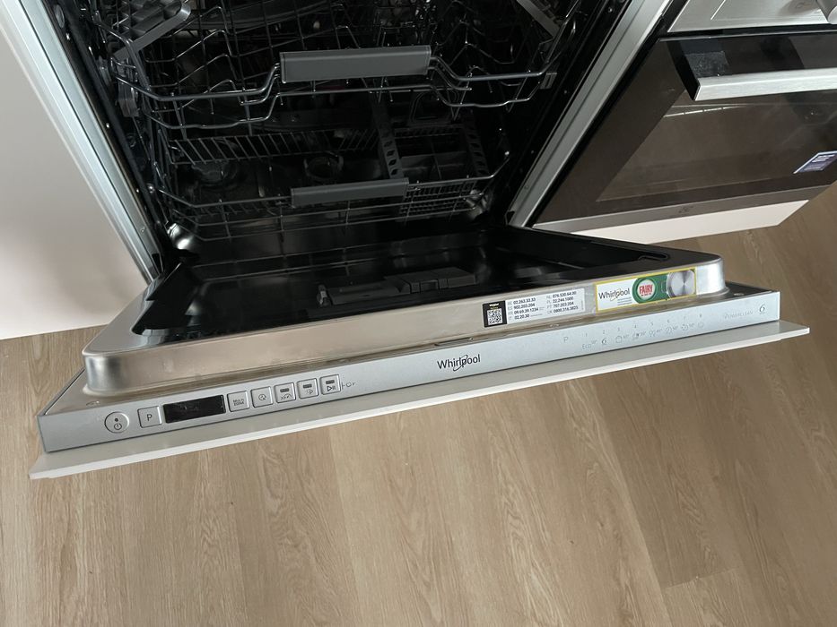 Mobila de bucatarie plus electrocasnice