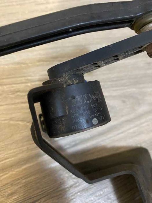 Senzor nivel faruri punte fata Audi a4 b7