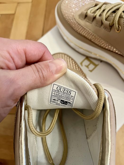 Спортни обувки Guess