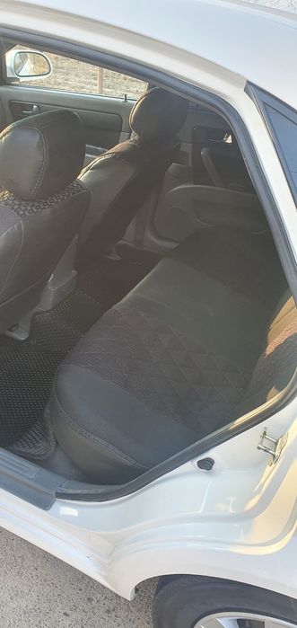 Ласетти сотилади