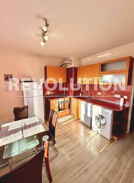 Тристаен апартамент в района на Завод Дружба!