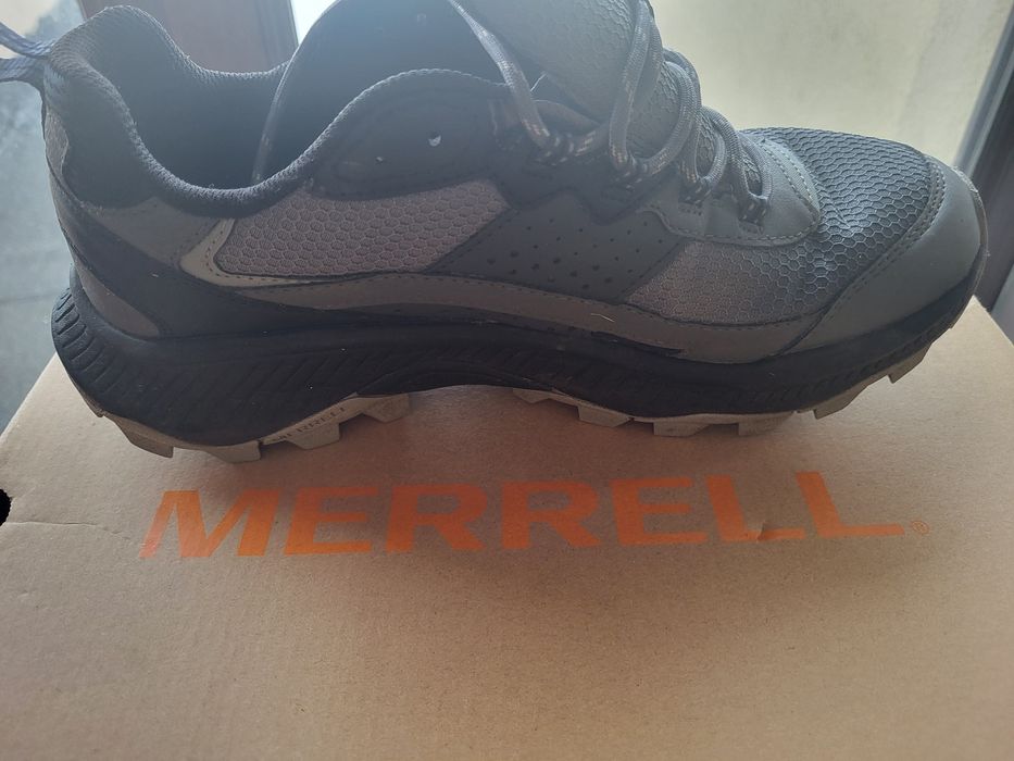 Vând ghete drumetie