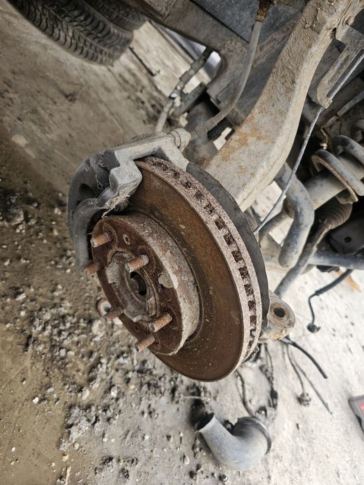 Fuzeta dreapta stânga fata Ford Ranger III 2.2 TDCi 2011 - 2015 Manual