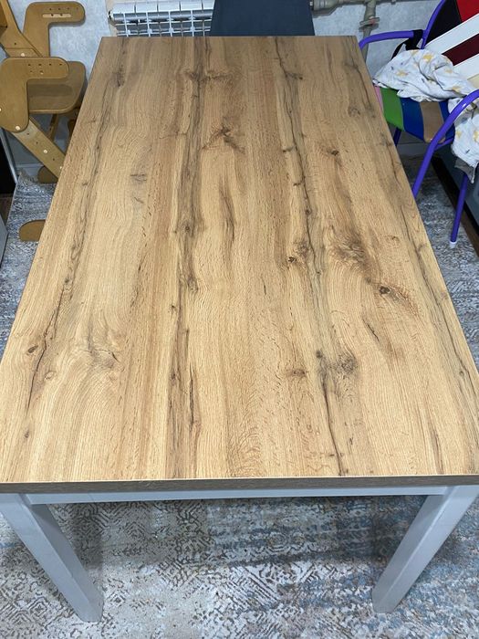 Стол кухонный белый