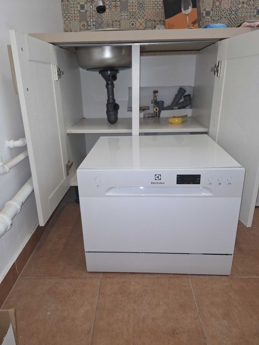 Masina de spalat vase pentru blat Electrolux