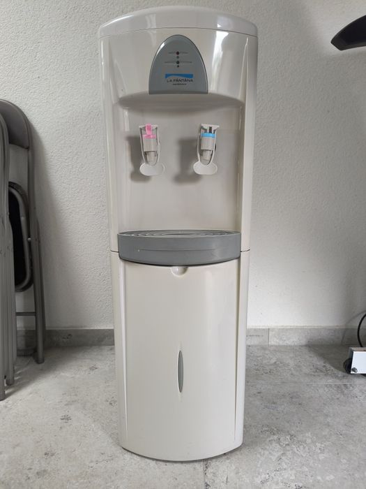 Dozator apă caldă și rece
