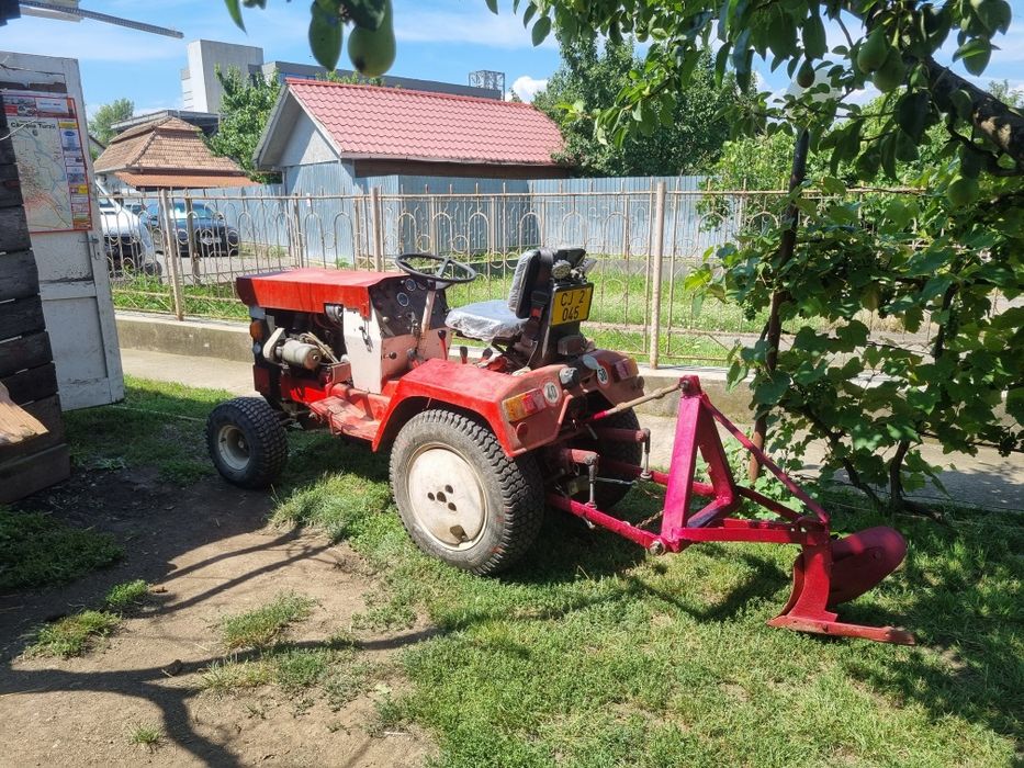 Vând tractoras 20hp