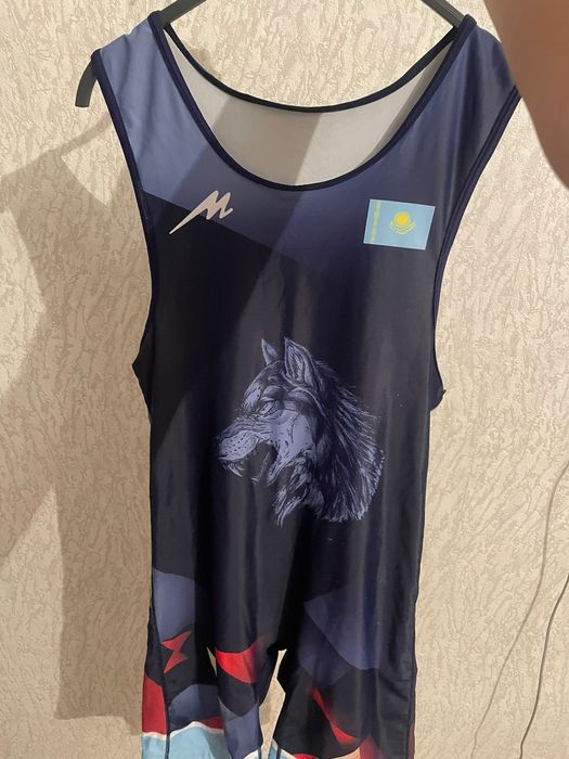 нательник спортивный костюм