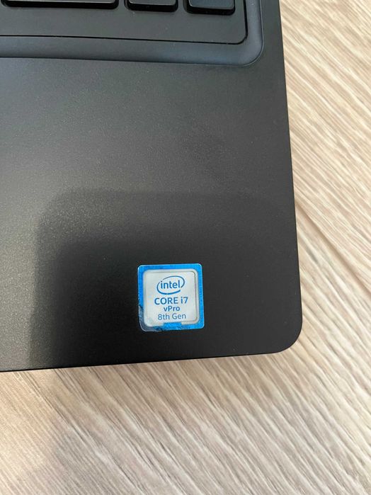 лаптоп Dell Latitude 5590 професионална серия