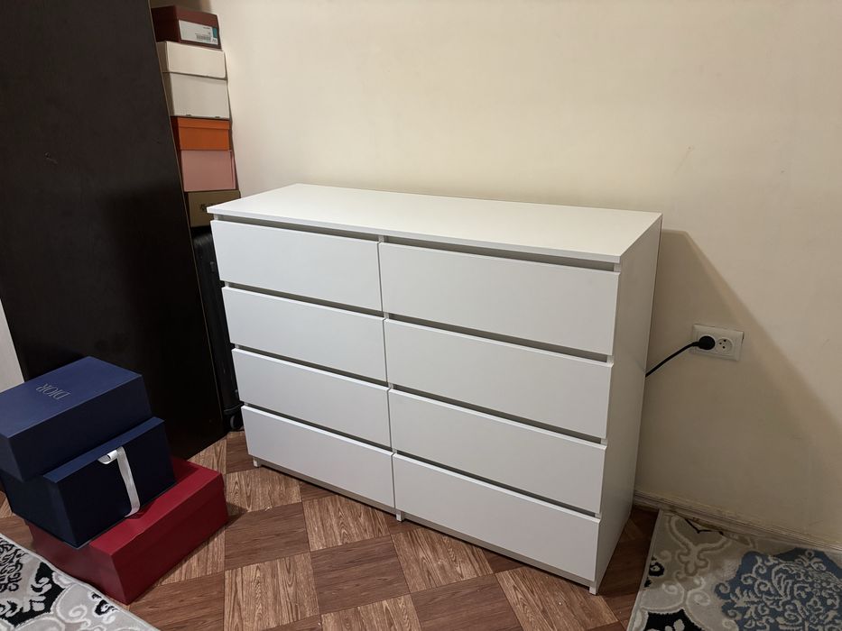 Комод честир 8 и 6 ящиков