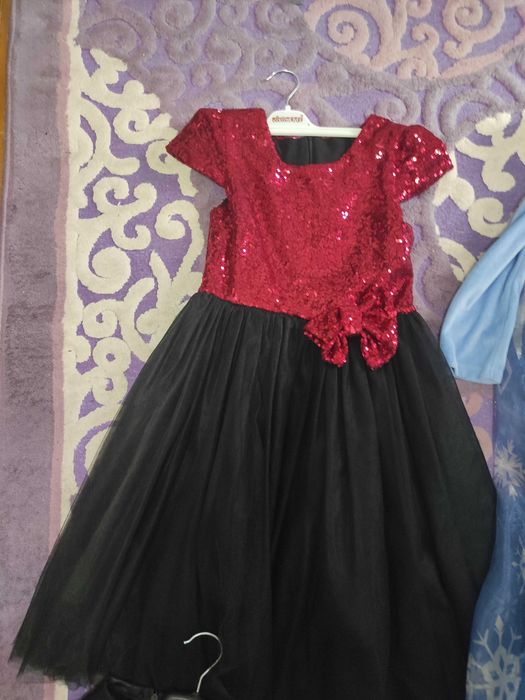 Коледни роклички за принцеси!