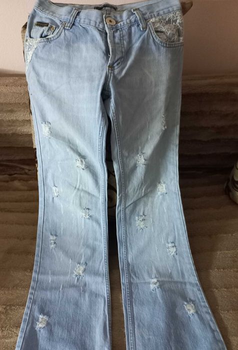 джинсы для девушки италия D&G