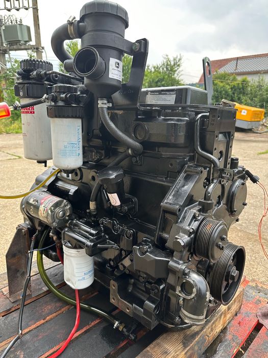 Vând motor J.Deere 4045