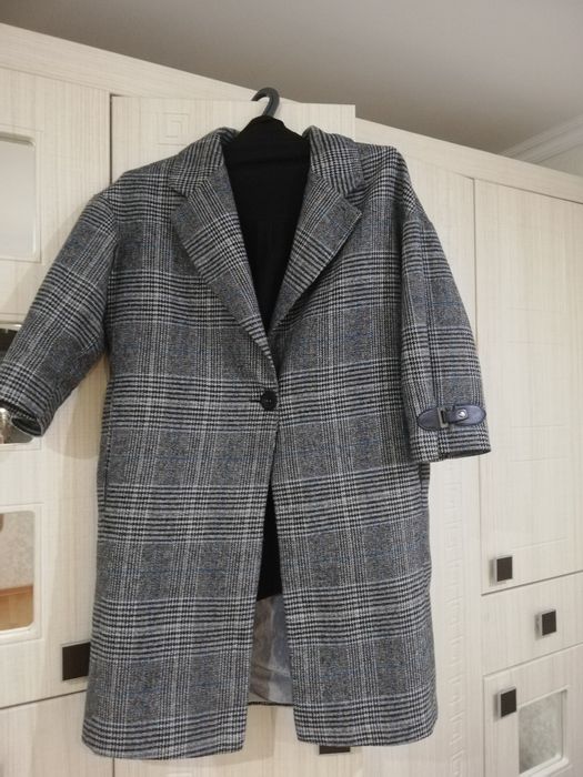 Продам пальто 2000 тг